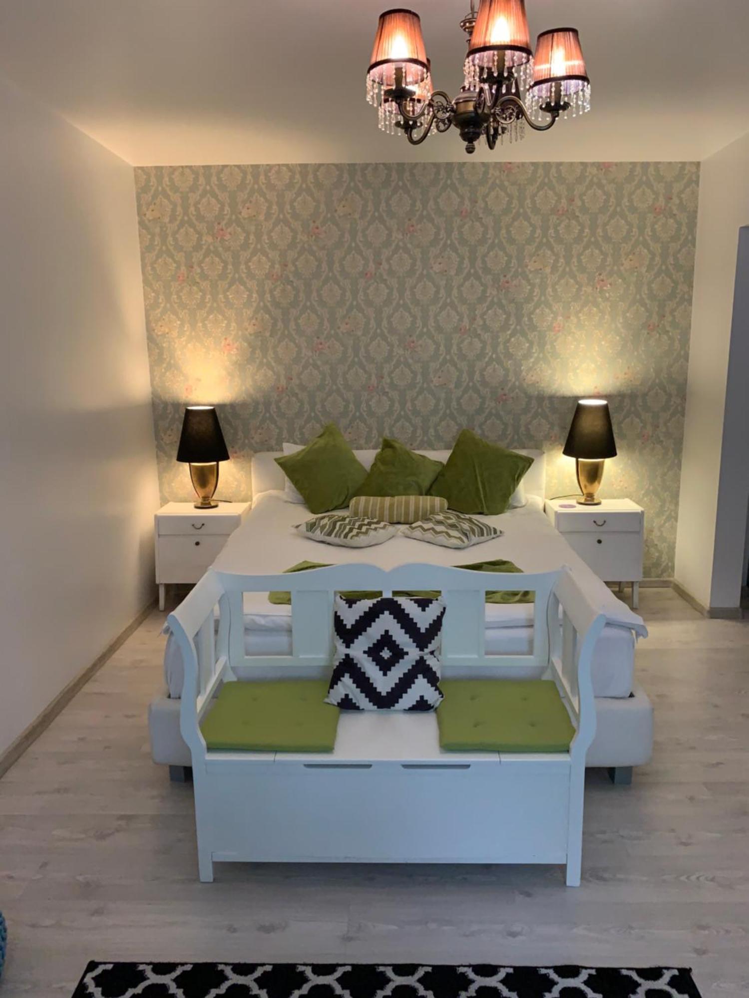 Cozy Apartment In A Quiet Area Craiova Esterno foto
